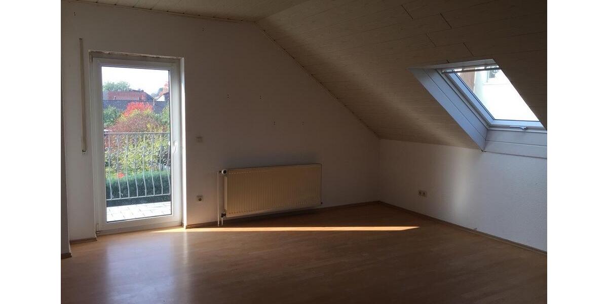 Dachgeschoßwohnung Staufenberg - 3 Zimmer, 85 m&sup2;, 1.000&euro; | Angebot:26533068