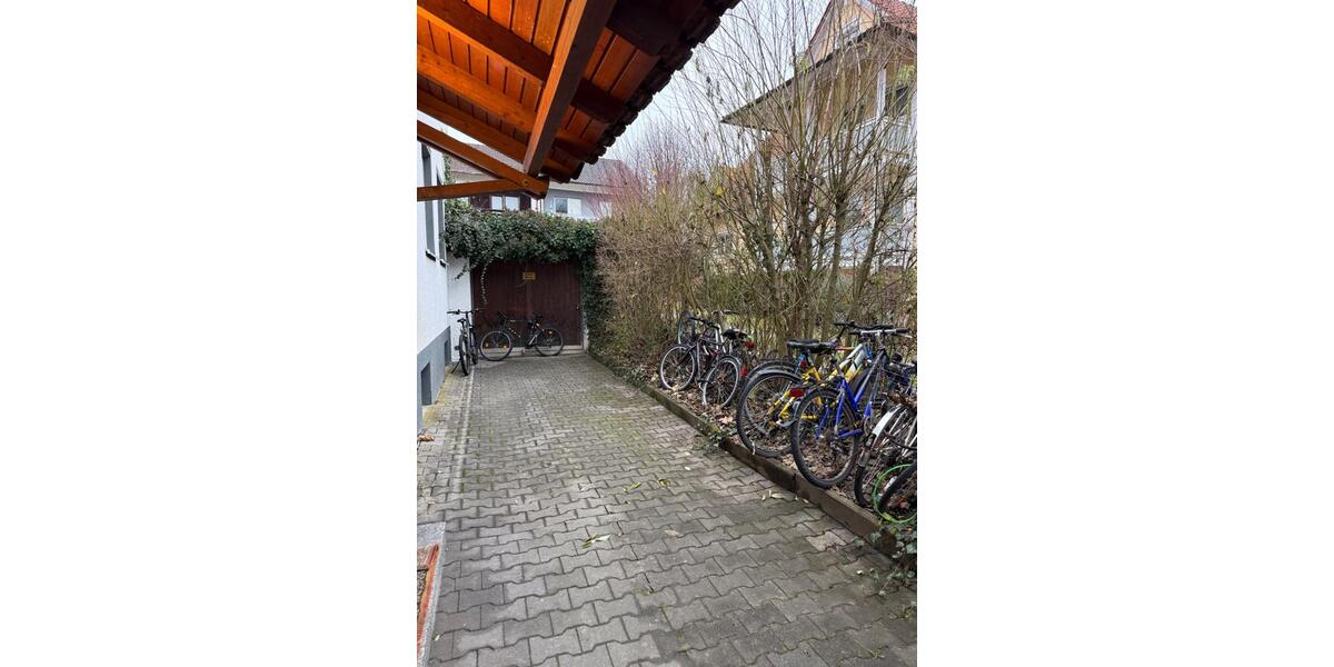 Dachgeschoßwohnung Straubing - 3 Zimmer, 48 m&sup2;, 670&euro; | Angebot:24548736