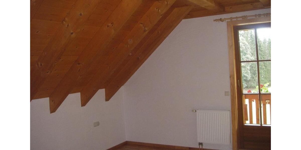 Dachgeschoßwohnung Feldberg (Schwarzwald) - 3 Zimmer, 85 m&sup2;, 680&euro; | Angebot:25807550