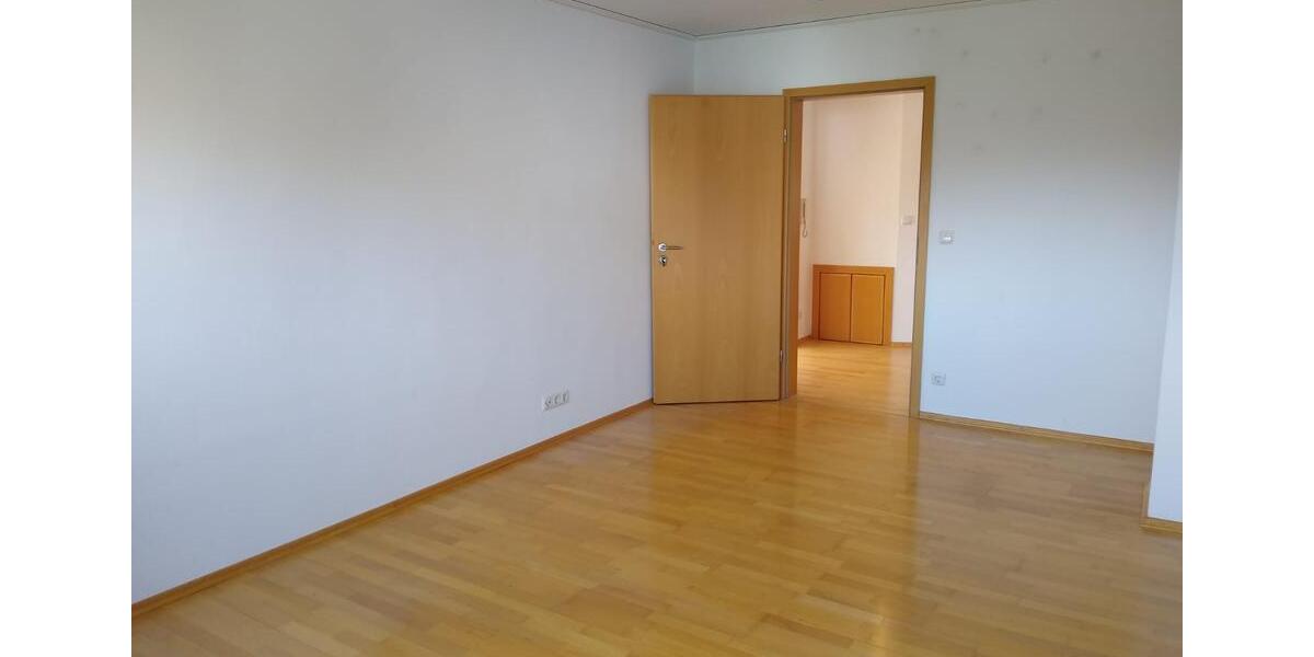 Dachgeschoßwohnung Niederschönenfeld - 3 Zimmer, 110 m&sup2;, 1.150&euro; | Angebot:26613621