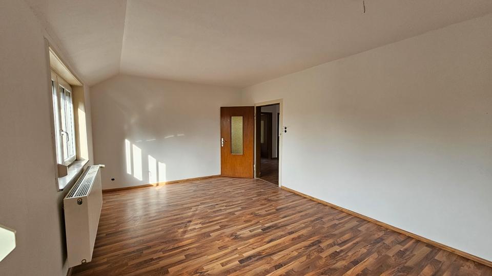 Dachgeschoßwohnung Siedenburg - 4 Zimmer, 135 m&sup2;, 750&euro; | Angebot:18962076