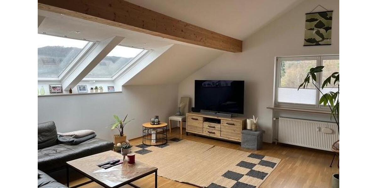 Dachgeschoßwohnung Eberbach - 4 Zimmer, 124 m&sup2;, 1.050&euro; | Angebot:25648733
