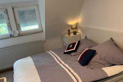 Möbliertes Zimmer in Stuttgart (kurzen Aufenthalt) nur Frauen zimmer
