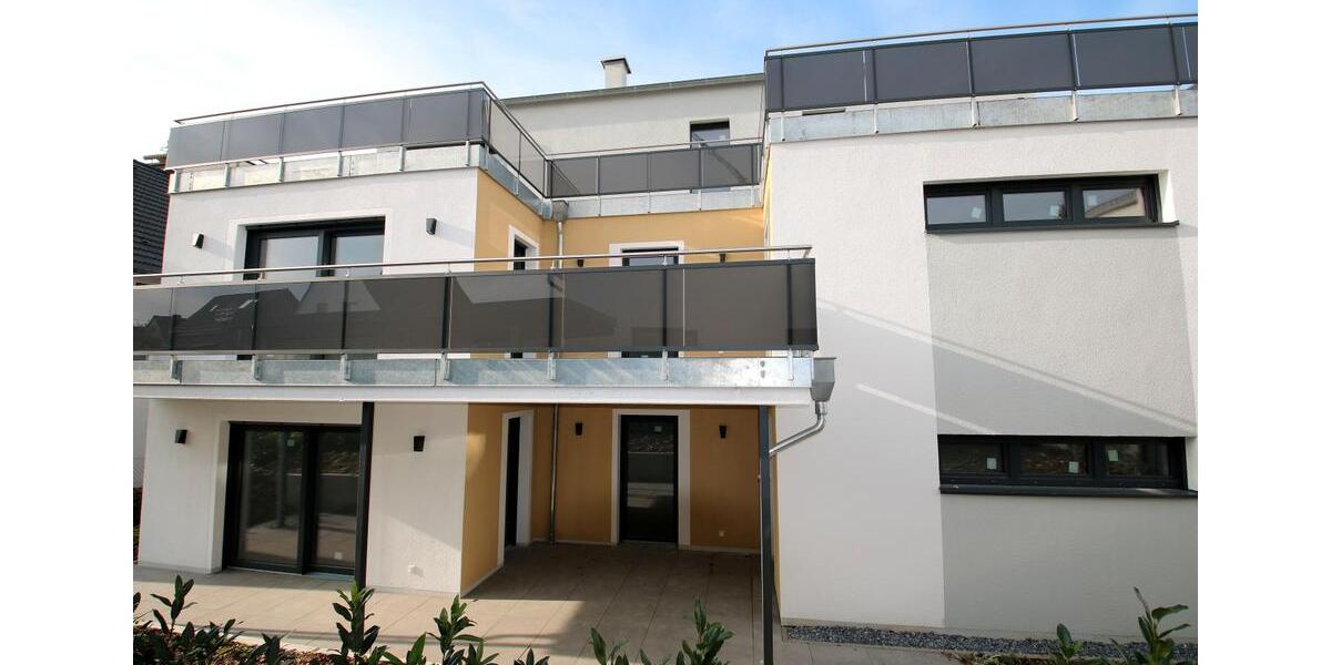 Erdgeschoßwohnung Bad Oeynhausen - 3 Zimmer, 153 m&sup2;, 1.375&euro; | Angebot:24493571