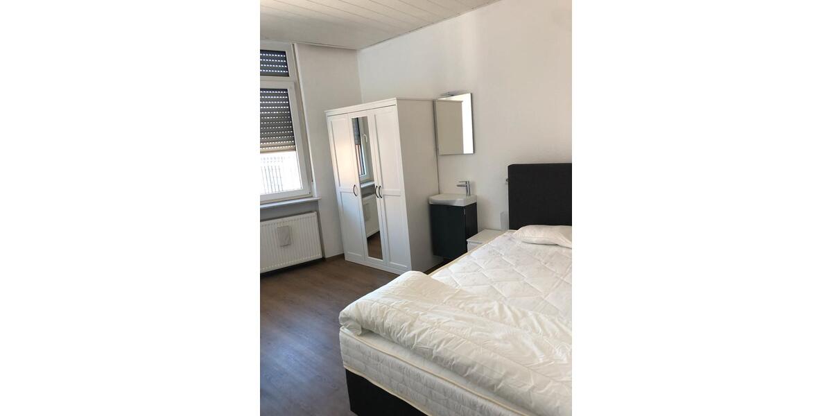 Wohnen auf Zeit Edenkoben - 7 Zimmer, 15 m&sup2;, 380&euro; | Angebot:24752834