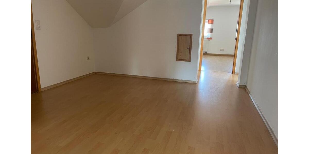 Dachgeschoßwohnung Tiefenbach - 2 Zimmer, 90 m&sup2;, 700&euro; | Angebot:26271374