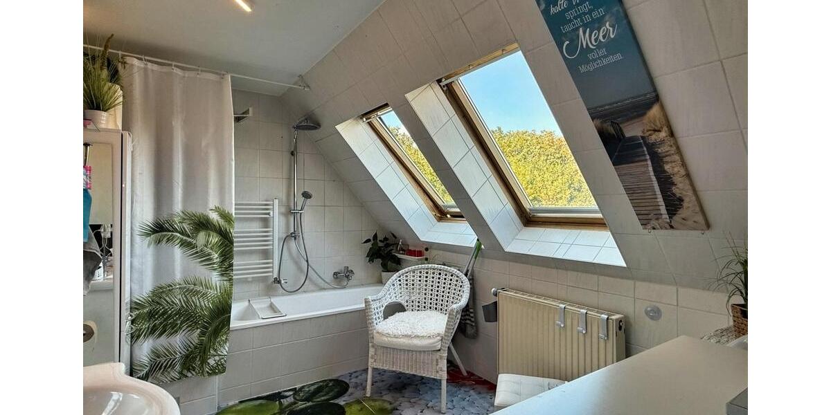 Dachgeschoßwohnung Ahrensfelde - 3 Zimmer, 93 m&sup2;, 1.300&euro; | Angebot:25895326