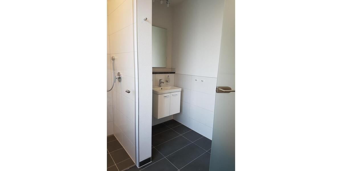 Möb. 2-Zimmer-Appartement in Niedrigenergie-Mehrparteienhaus zu vermieten 2 zimmer