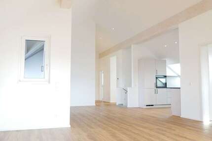 Wohnung zum Mieten in Augsburg 2.100 € 139 m² 4 zimmer