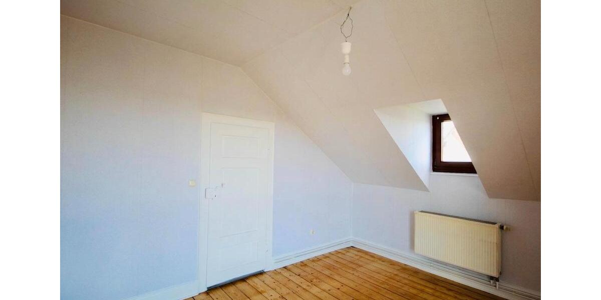Dachgeschoßwohnung Wiesbaden - 2.5 Zimmer, 72 m&sup2;, 775&euro; | Angebot:26544969