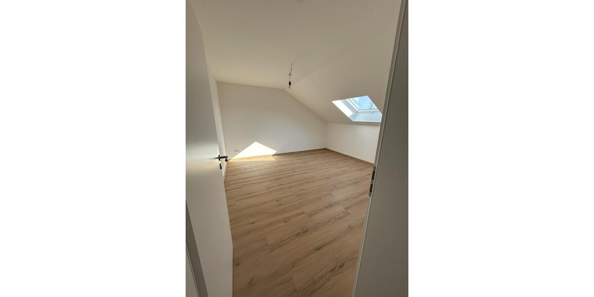Dachgeschoßwohnung Wettenberg - 3.5 Zimmer, 82 m&sup2;, 1.150&euro; | Angebot:26644572