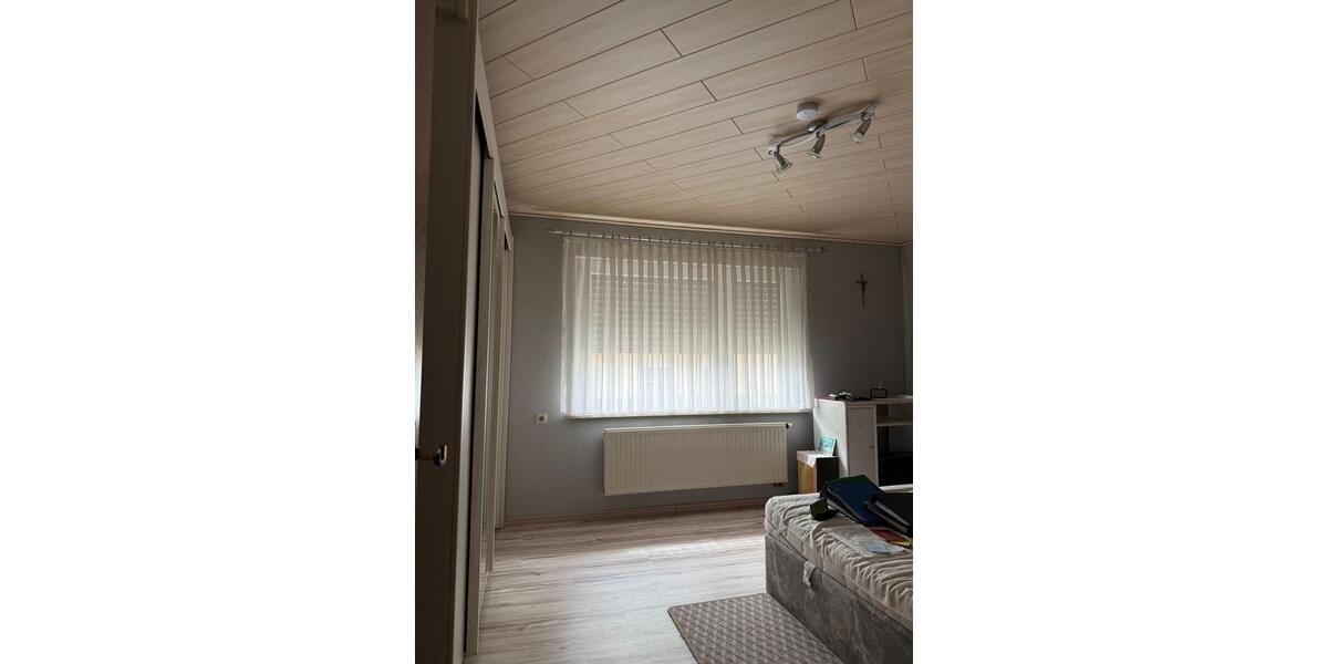 Etagenwohnung Bad Kissingen - 3 Zimmer, 120 m&sup2;, 1.110&euro; | Angebot:26535725