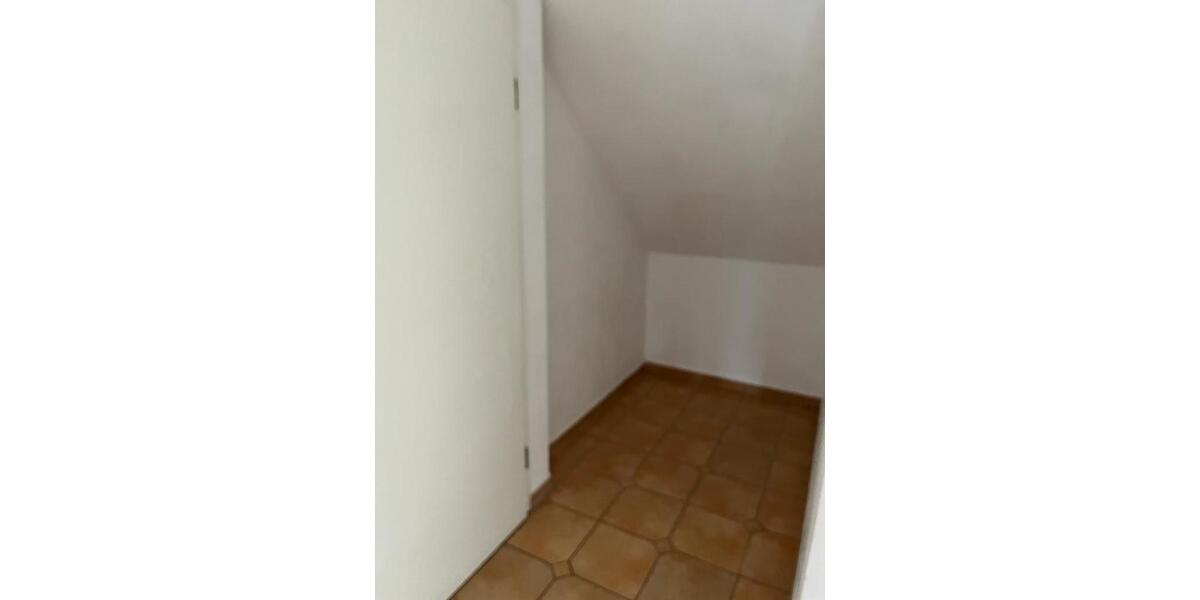 Dachgeschoßwohnung Mörfelden-Walldorf Walldorf - 3 Zimmer, 84 m&sup2;, 1.550&euro; | Angebot:24771257