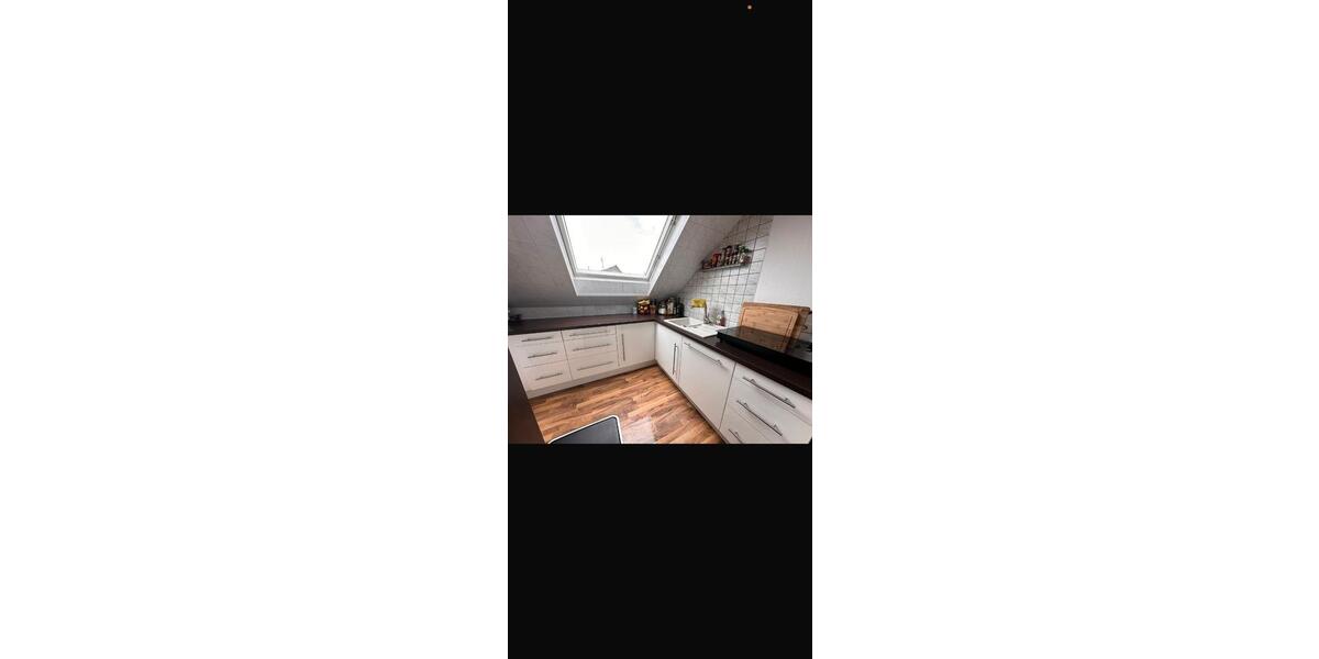 Dachgeschoßwohnung Straubenhardt - 2.5 Zimmer, 69 m&sup2;, 720&euro; | Angebot:26232799