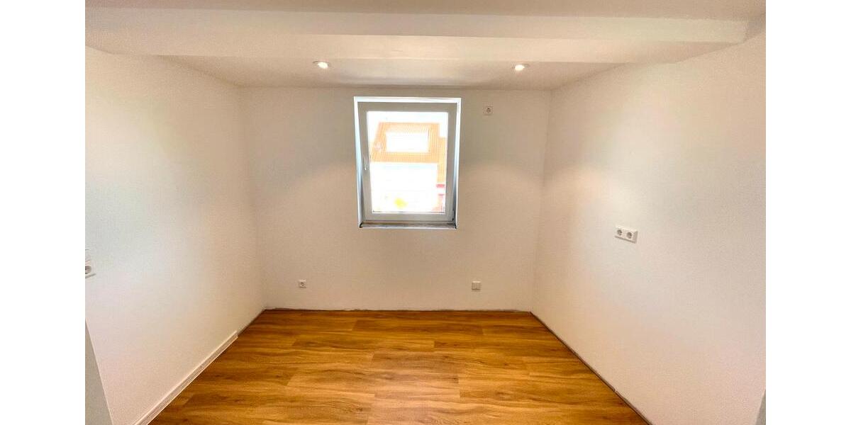 Sehr schöne 4ZKB-Altbauwohnung mit grosser Terrasse & Loft in Dur 4 zimmer