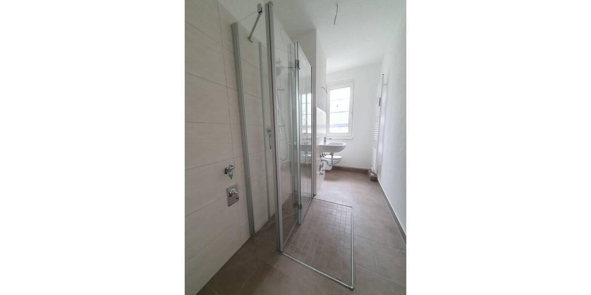 Frisch sanierte 4-Raum-Wohnung mit Dusche! 4 zimmer