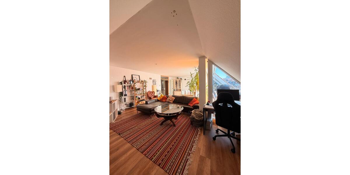 Dachgeschoßwohnung Gütersloh - 3 Zimmer, 104 m&sup2;, 950&euro; | Angebot:24849014