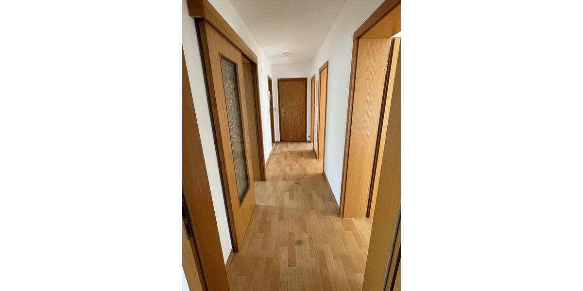 Etagenwohnung Borna - 5 Zimmer, 79 m&sup2;, 520&euro; | Angebot:25986956