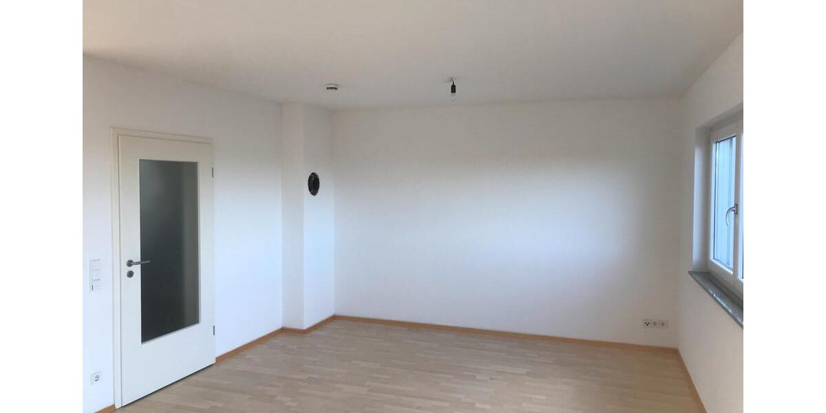 Doppelhaushälfte Eching - 3 Zimmer, 115 m&sup2;, 1.550&euro; | Angebot:26041052