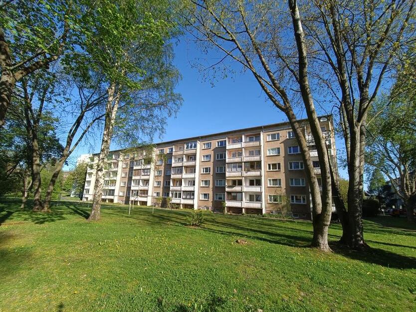 3-Raum-Wohnung mit Dusche und Südbalkon zimmer