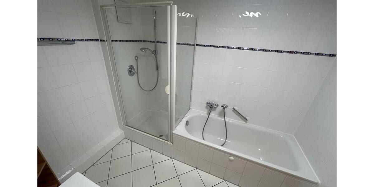 Etagenwohnung Freiberg am Neckar - 3 Zimmer, 79 m&sup2;, 1.100&euro; | Angebot:26045546