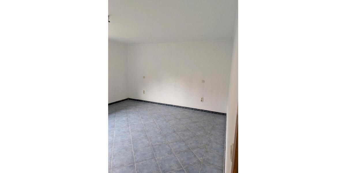 Etagenwohnung Bönningstedt - 2 Zimmer, 95 m&sup2;, 1.250&euro; | Angebot:24535936