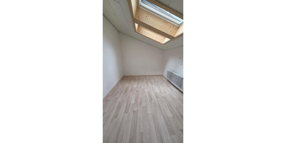 Dachgeschoßwohnung Pforzheim Weststadt - 2 Zimmer, 48 m&sup2;, 700&euro; | Angebot:26703757