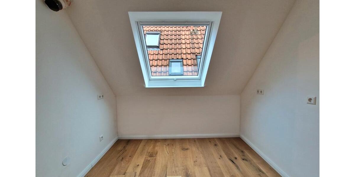 Etagenwohnung Leonberg - 4 Zimmer, 75 m&sup2;, 1.200&euro; | Angebot:26496497