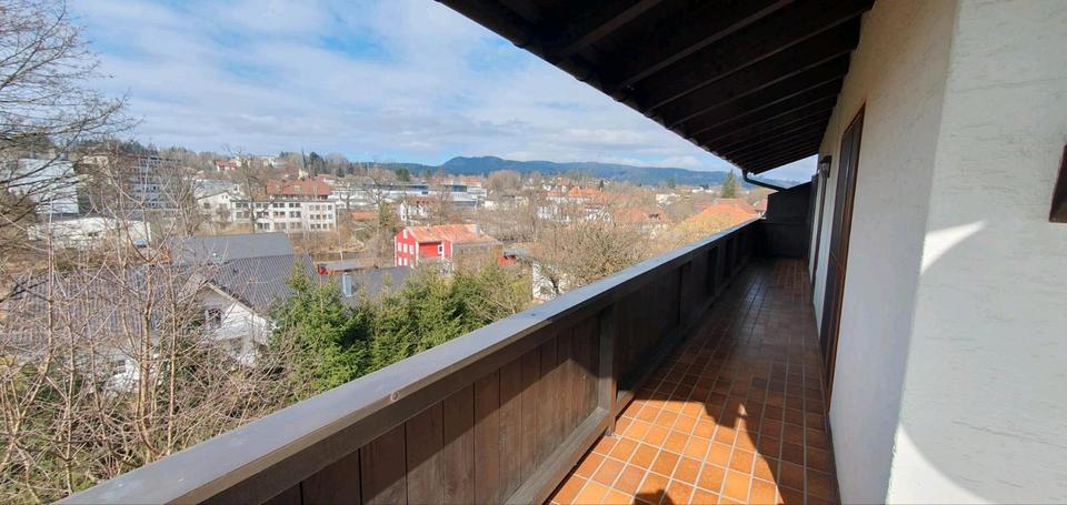 Etagenwohnung Zwiesel - 3 Zimmer, 100 m&sup2;, 800&euro; | Angebot:26327172