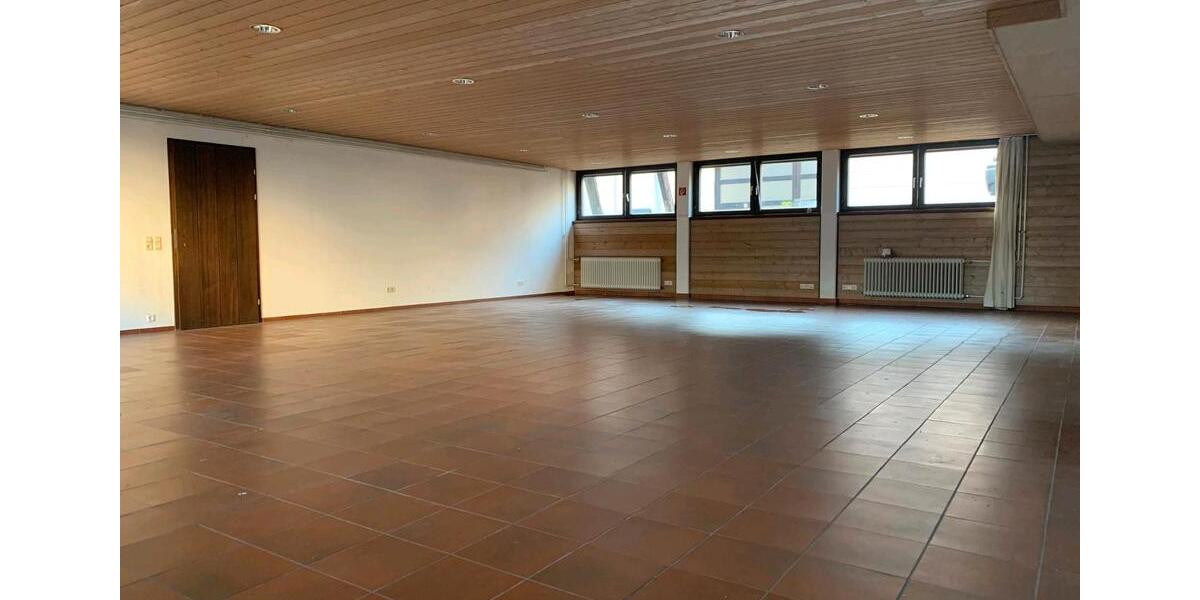 Vielseitig nutzbarer Lager- Büroraum mit Aufzug zimmer