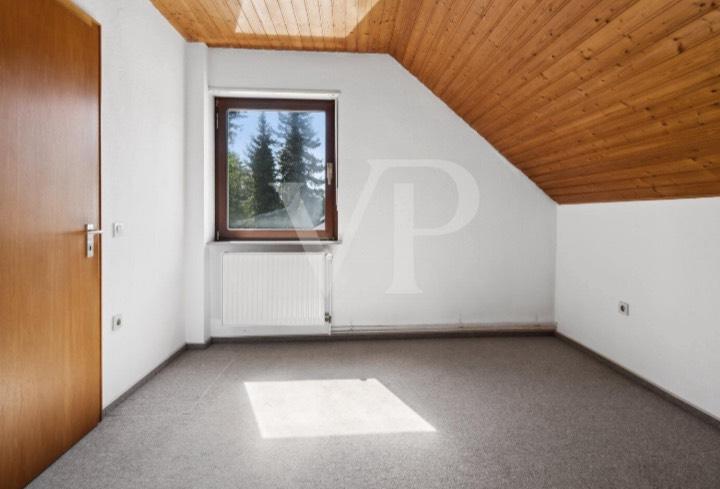 Dachgeschoßwohnung Saarlouis - 3 Zimmer, 75 m&sup2;, 800&euro; | Angebot:24375142
