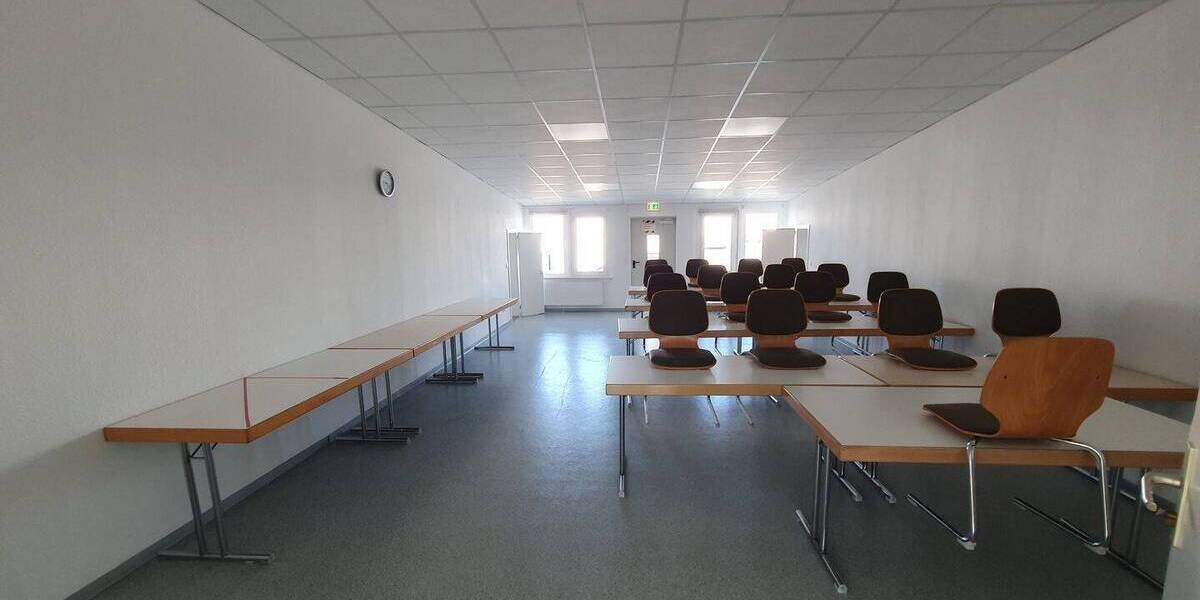 Gewerbeobjekt Neubrandenburg Fritscheshof - 5 Zimmer, 260 m&sup2;, 1.700&euro; | Angebot:25780115