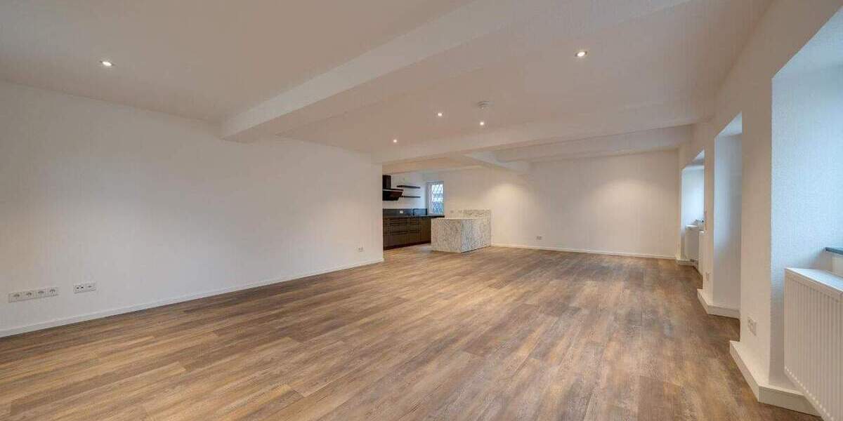 Etagenwohnung Grafenrheinfeld - 4 Zimmer, 132 m&sup2;, 1.195&euro; | Angebot:24407770
