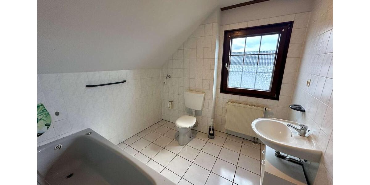 Dachgeschoßwohnung Lissendorf - 2 Zimmer, 48 m&sup2;, 340&euro; | Angebot:24700304