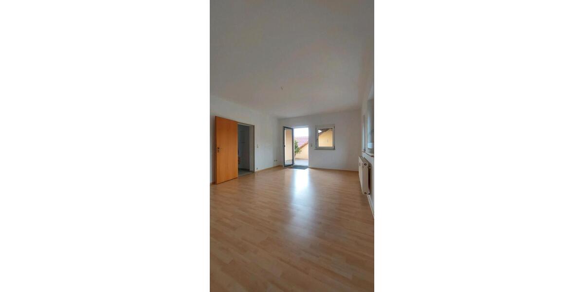 Etagenwohnung Vestenbergsgreuth - 4 Zimmer, 100 m&sup2;, 825&euro; | Angebot:26431471