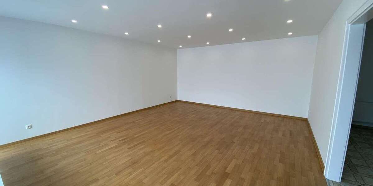 Haus zum Mieten in Regensburg 1.730 € 160 m² 6 zimmer