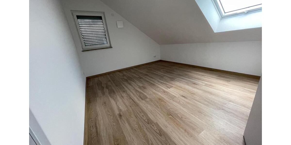 Dachgeschoßwohnung Bad Windsheim - 3 Zimmer, 73 m&sup2;, 850&euro; | Angebot:26296551
