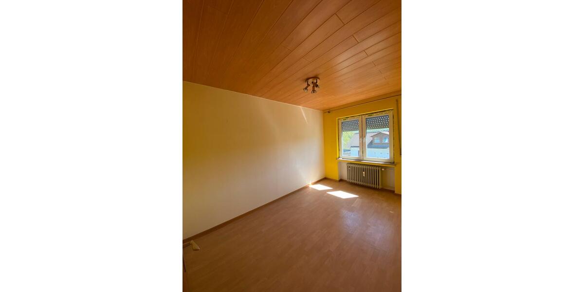 Etagenwohnung Netphen - 4 Zimmer, 86 m&sup2;, 550&euro; | Angebot:26395051