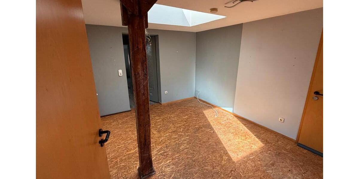 Etagenwohnung Weener - 5 Zimmer, 95 m&sup2;, 1.000&euro; | Angebot:25942354