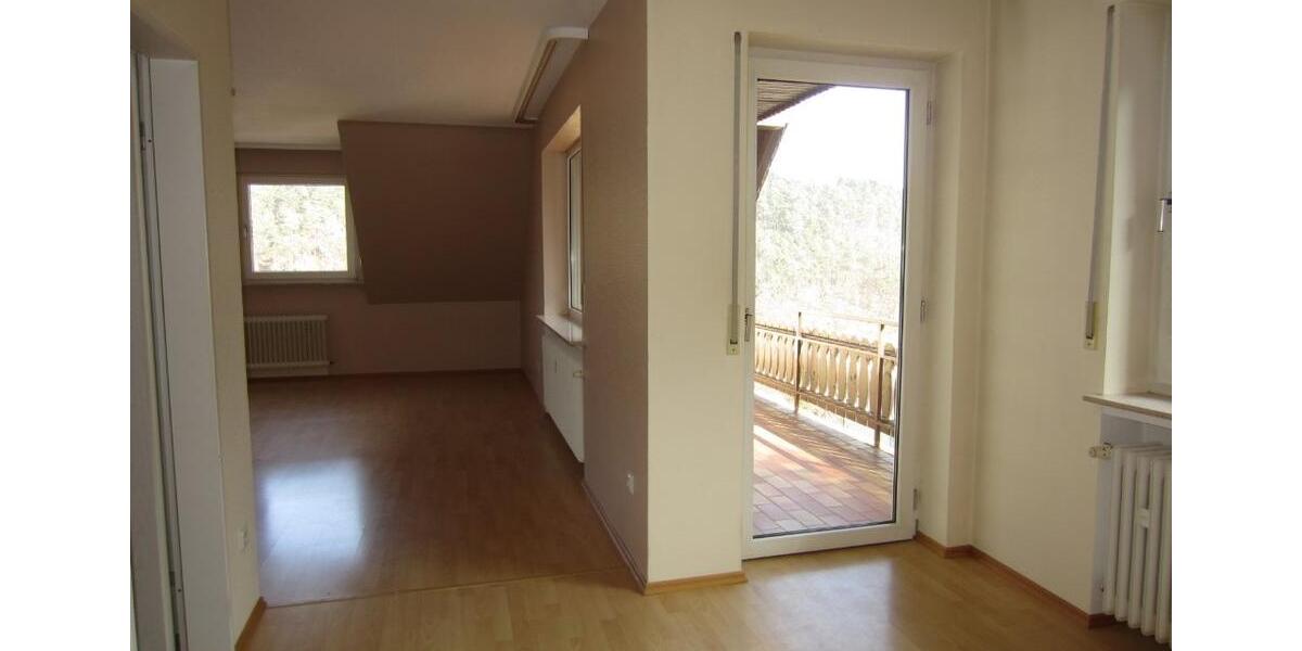 Dachgeschoßwohnung Bad Schwalbach - 3 Zimmer, 94 m&sup2;, 750&euro; | Angebot:25991168