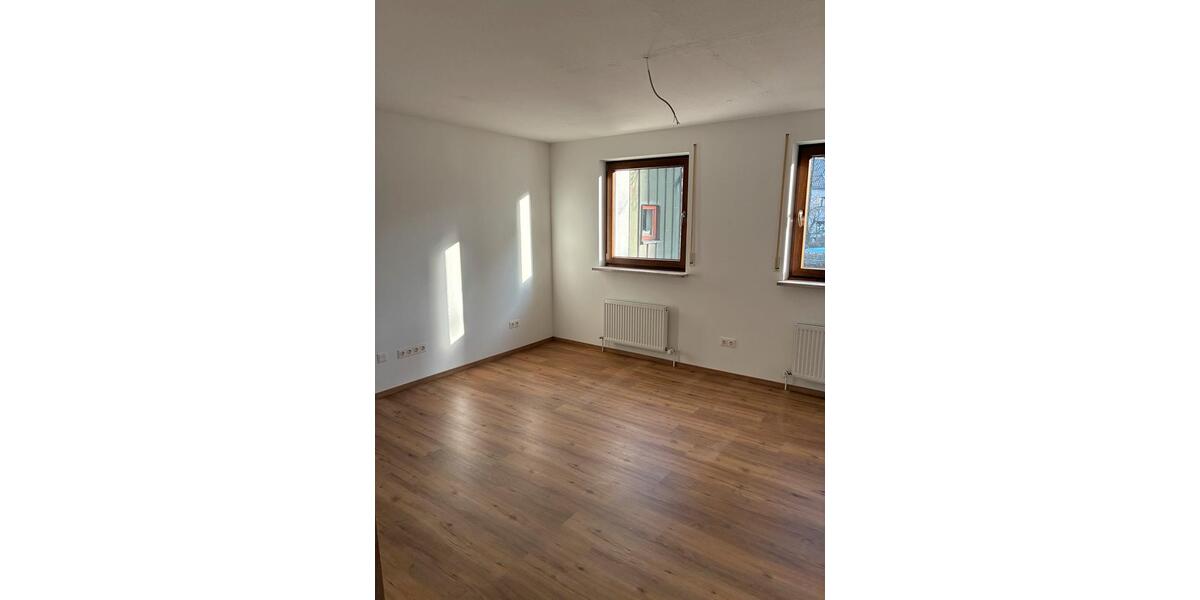 Erdgeschoßwohnung Landshut Landshut-West - 3 Zimmer, 93 m&sup2;, 1.255&euro; | Angebot:25051977
