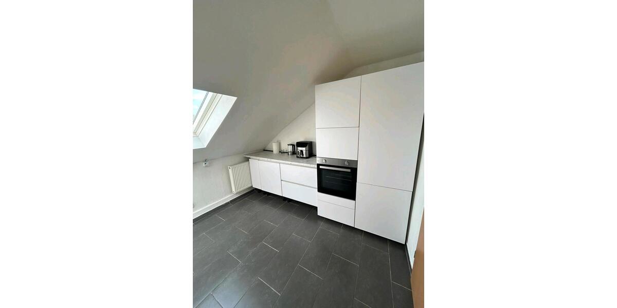 Dachgeschoßwohnung Germersheim - 5 Zimmer, 100 m&sup2;, 15&euro; | Angebot:26042576