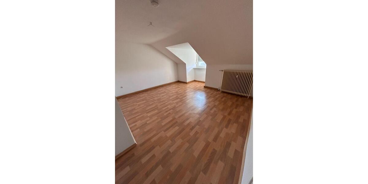 Dachgeschoßwohnung Passau Auerbach - 3 Zimmer, 62 m&sup2;, 495&euro; | Angebot:25361371
