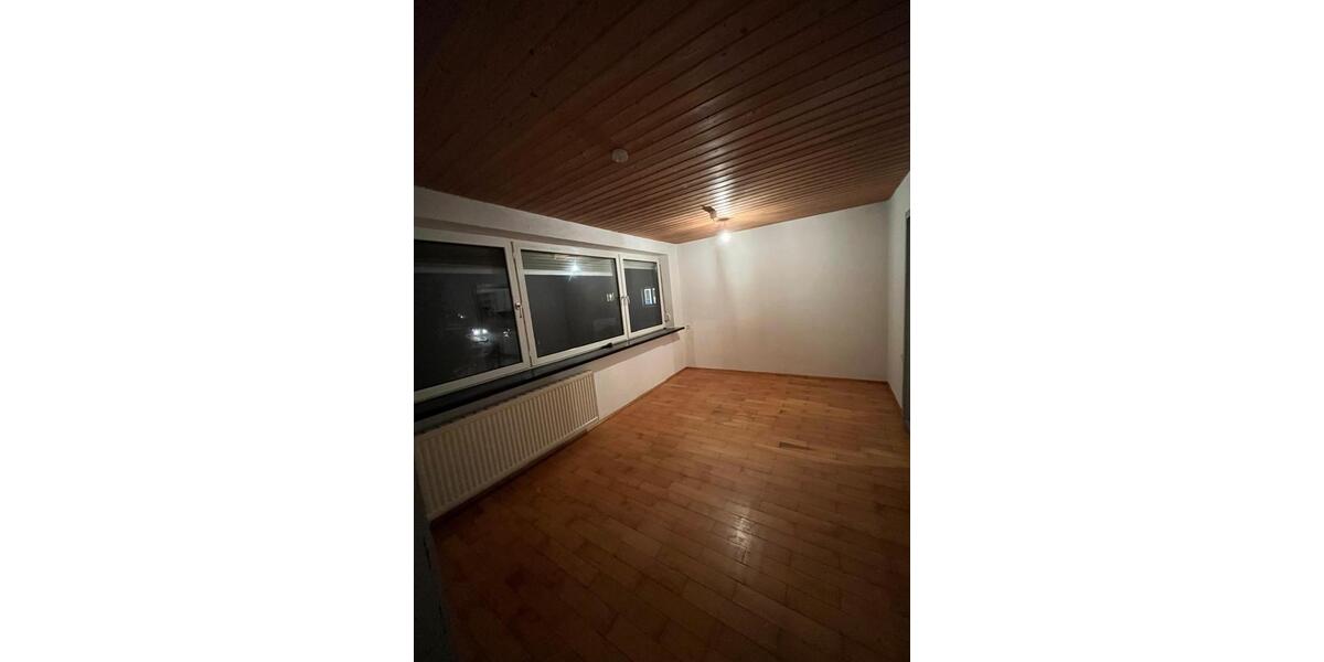 Etagenwohnung Ummendorf - 4 Zimmer, 88 m&sup2;, 1.200&euro; | Angebot:24727459