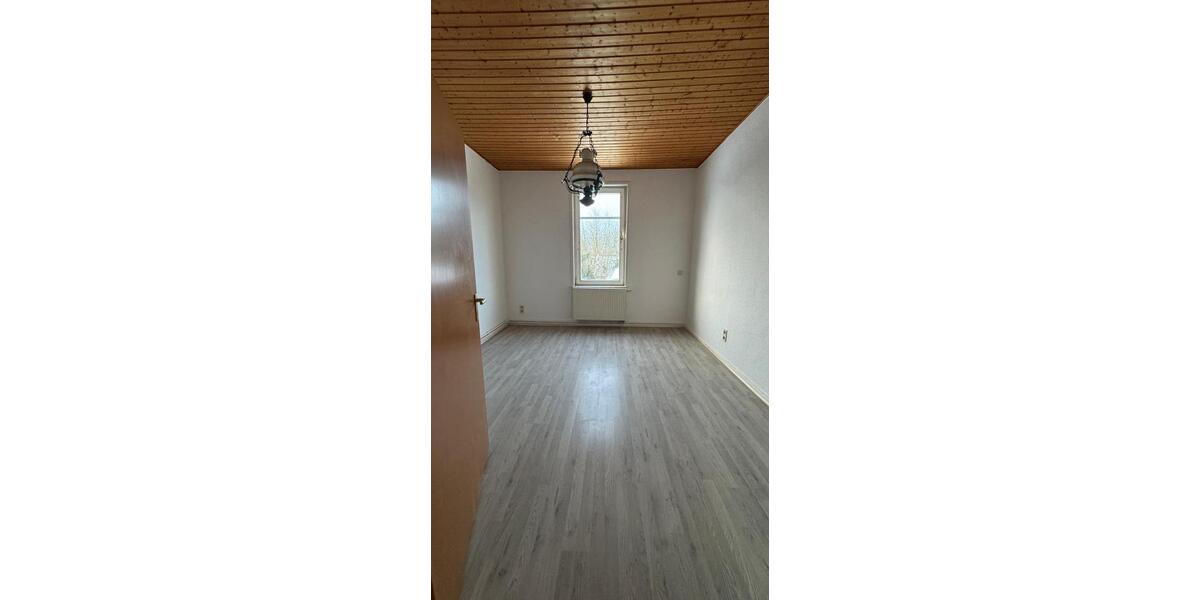 Etagenwohnung Holzminden - 3 Zimmer, 105 m&sup2;, 450&euro; | Angebot:24833319