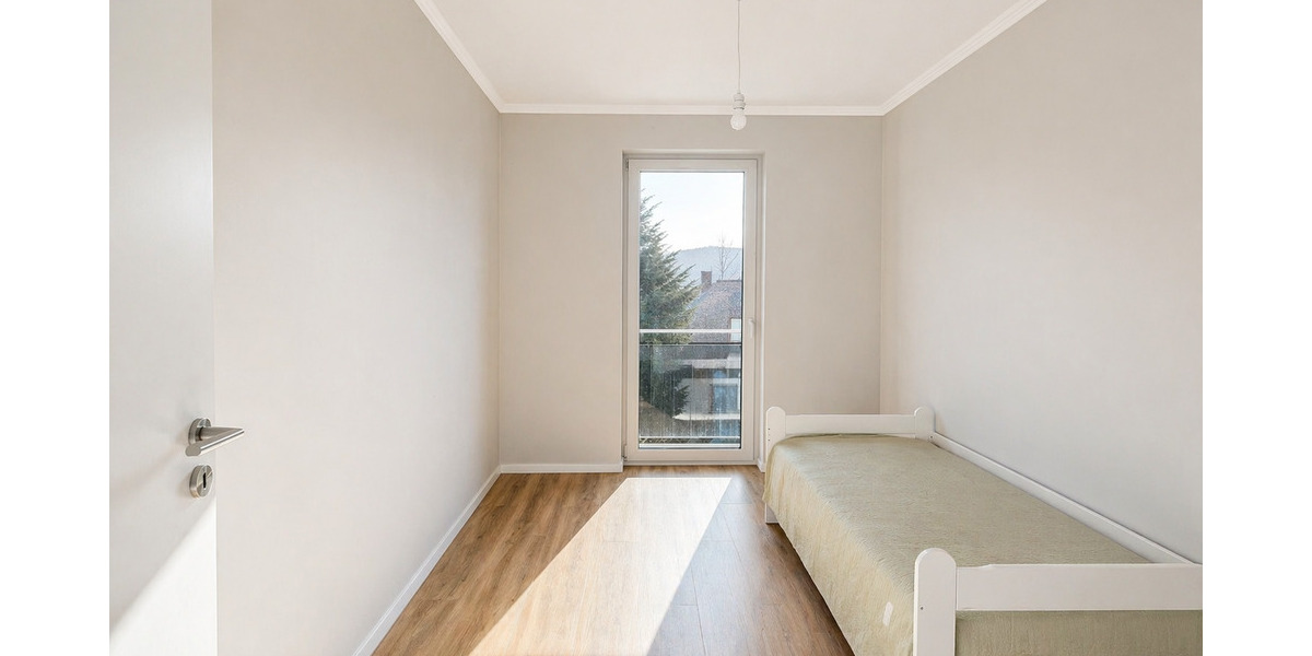 Etagenwohnung Neuenbürg - 4 Zimmer, 120 m&sup2;, 1.500&euro; | Angebot:26261624