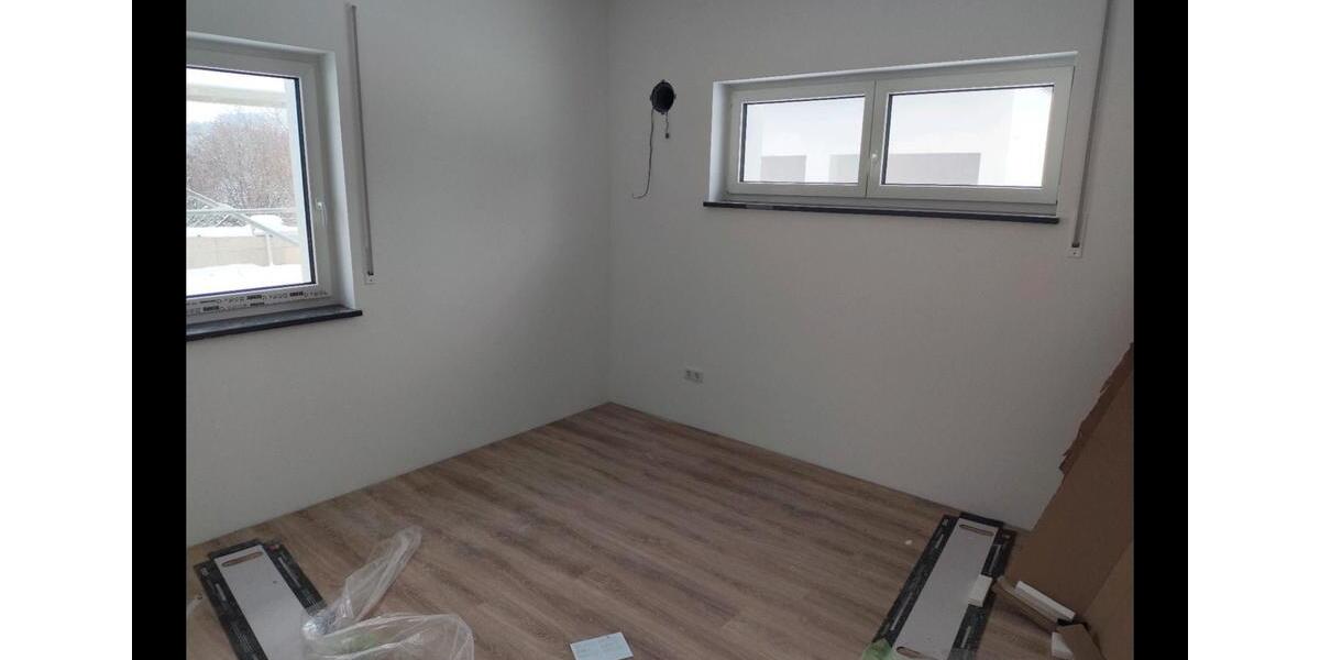 Etagenwohnung Windischeschenbach - 5 Zimmer, 98 m&sup2;, 1.000&euro; | Angebot:25907831