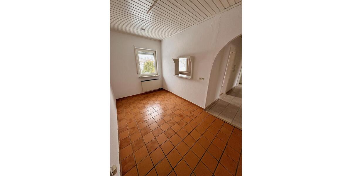 Etagenwohnung Dellfeld - 3 Zimmer, 92 m&sup2;, 600&euro; | Angebot:24441827