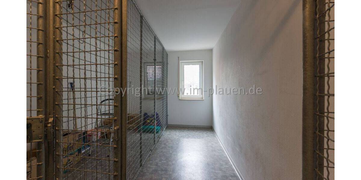 Etagenwohnung Plauen Stadtmitte - 3 Zimmer, 72 m&sup2;, 375&euro; | Angebot:26451699