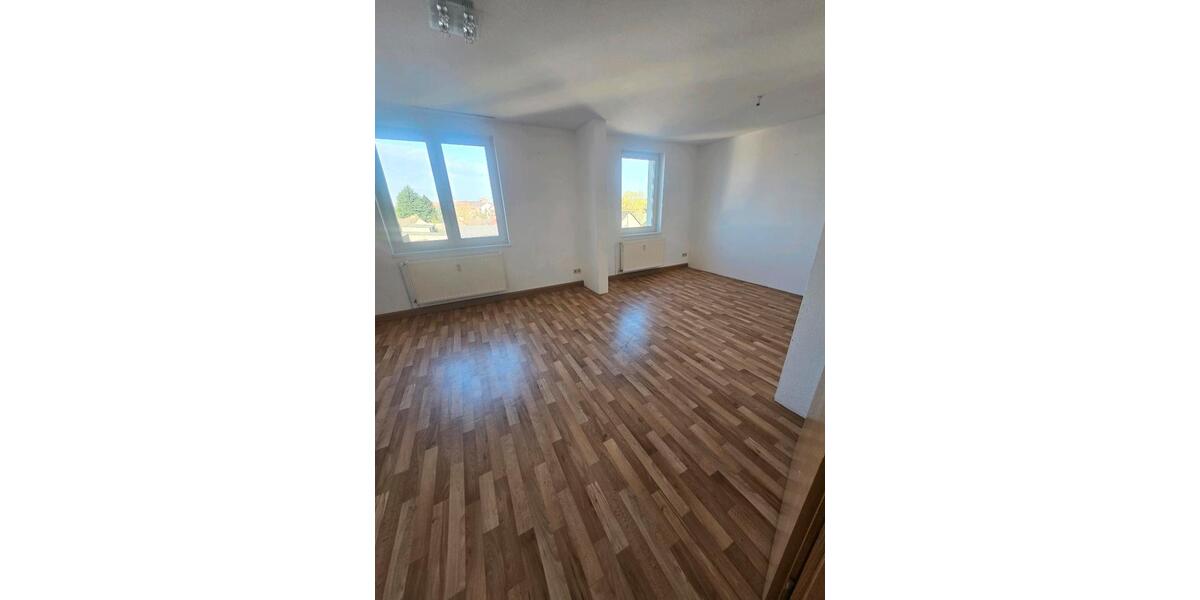 Dachgeschoßwohnung Genthin - 3 Zimmer, 90 m&sup2;, 680&euro; | Angebot:26226986